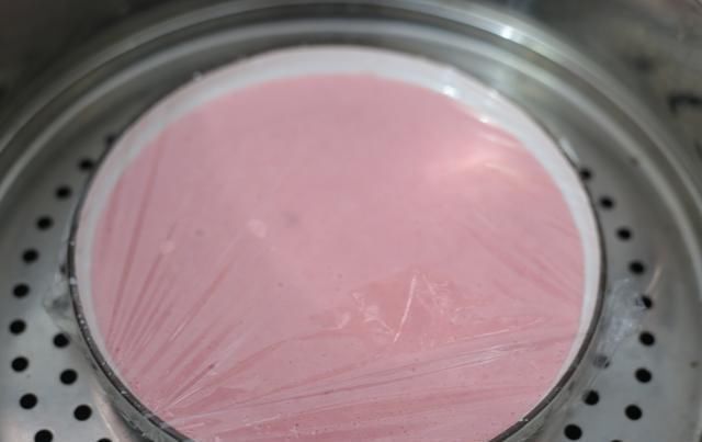 小吃|草莓季,这款小吃别错过,酸甜软糯,一口一个吃不停嘴,太好吃了