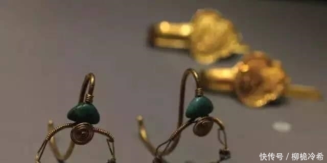  挖出|31方的“水墓”被盗, 考古挖出5000件黄金, 随手一捞全是国宝