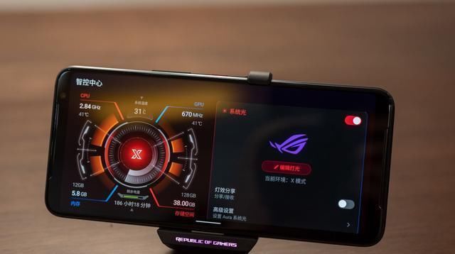 快速|270Hz采样率+144Hz刷新的新电竞手游利器ROG游戏手机3快速体验