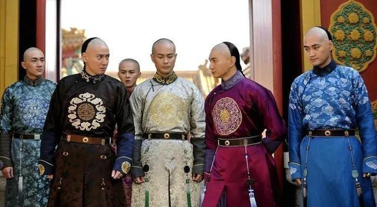 皇子|乾隆本来儿子就少，为什么还要把其中两个皇子过继给别人？