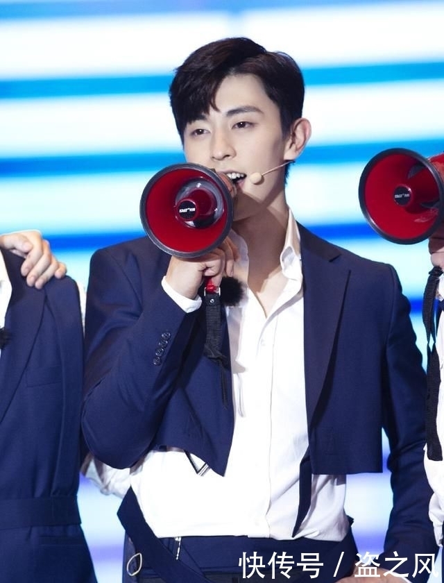  焦点|200514 邓伦《极限挑战》发布会全程回顾 西装伦又奶又酷成全场焦点