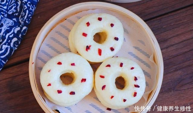 绵软|蔬菜也能做甜甜圈,绵软香甜,不油炸易消化,孩子一口气能吃仨