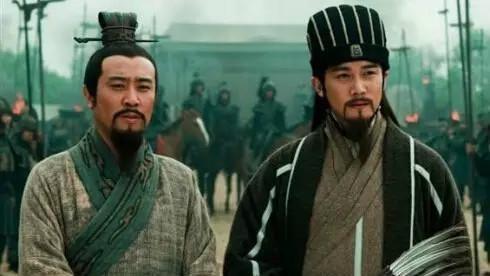 刘备|历史上诸葛亮在刘备时期,地位怎么样?地位会低于法正么?