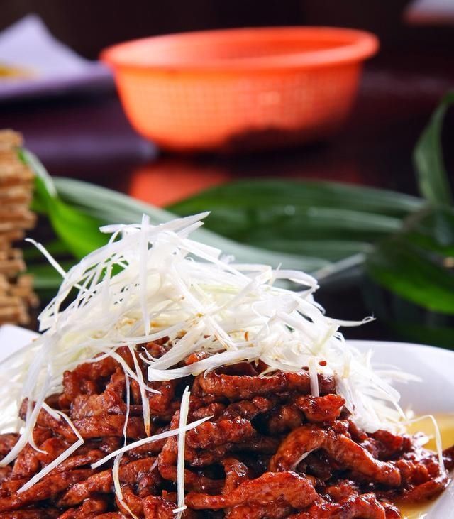 过瘾|去饭店必点菜之京酱肉丝,咸甜适中,酱香浓郁,搭配豆腐皮,过瘾