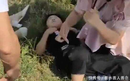  现场|载有6人的奥迪与重型罐车相撞，导致2死4伤，现场哭声撕心裂肺！