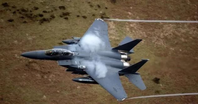 伊朗|伊朗大规模军演，吓得多地美军官兵藏入地下堡垒