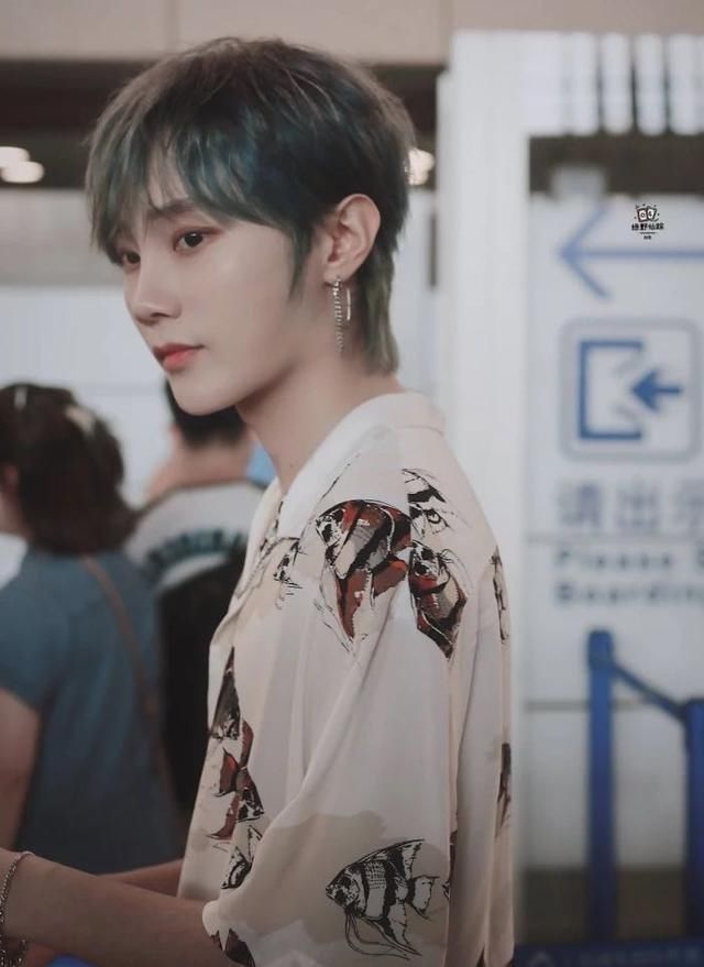 少女|硬糖少女粉丝一边喊着糊,一边又喊着“壶”,R1SE不累壶妹也累了