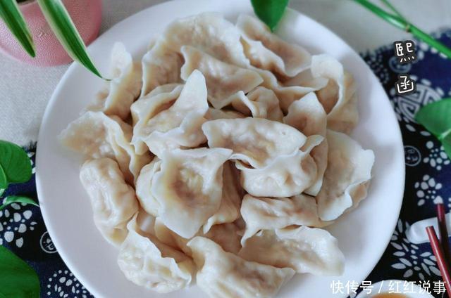  多汁|萝卜馅饺子，是焯水还是直接包，只要这步做对了，鲜嫩多汁又好吃