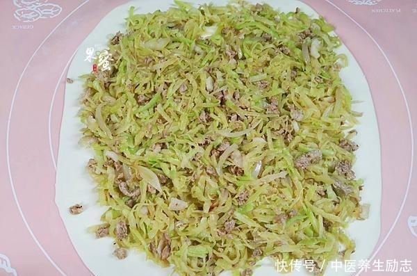 过瘾|这面点,比包子简单,比馒头好吃,一卷一蒸,吃得过瘾