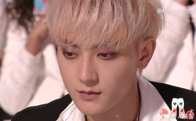 变化|《创造营》成团夜鹿晗宣布成团名单时,谁注意到黄子韬的表情变化