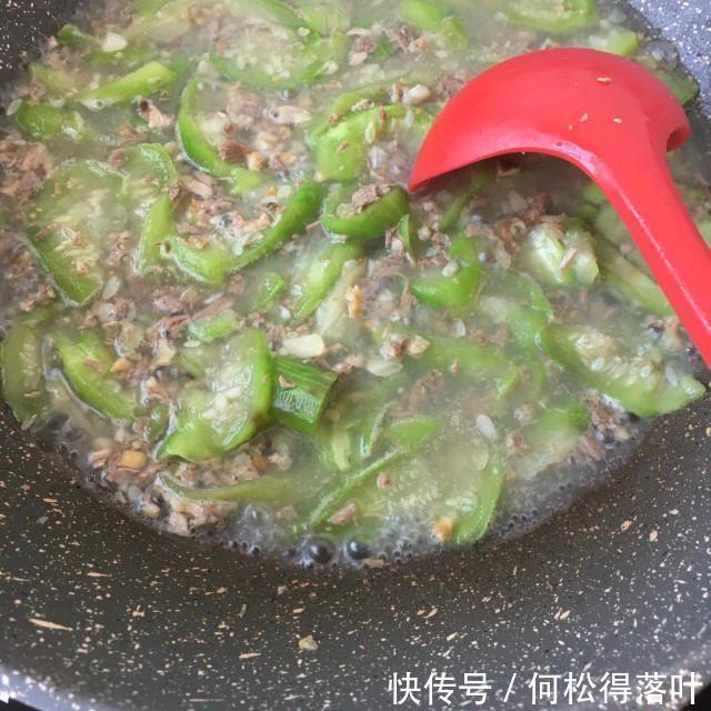 好喝|鲍鱼鸽肉丝瓜汤，营养丰富，鲜美好喝