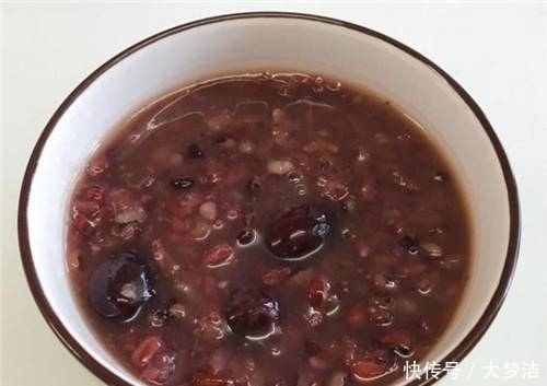  红豆黑米粥|它是“穷人的燕窝”，坚持每周食一碗，皮肤水嫩发光，面膜钱省了