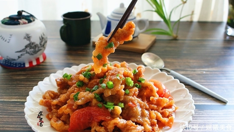  家常|这款家常开胃菜，孩子隔三差五就喊馋，酸甜香酥，连汁都不剩