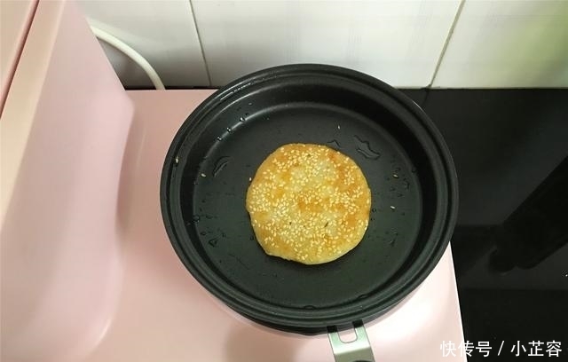  早餐|山药别总炒着吃，做成营养早餐饼，香甜软糯，孩子隔天就想吃