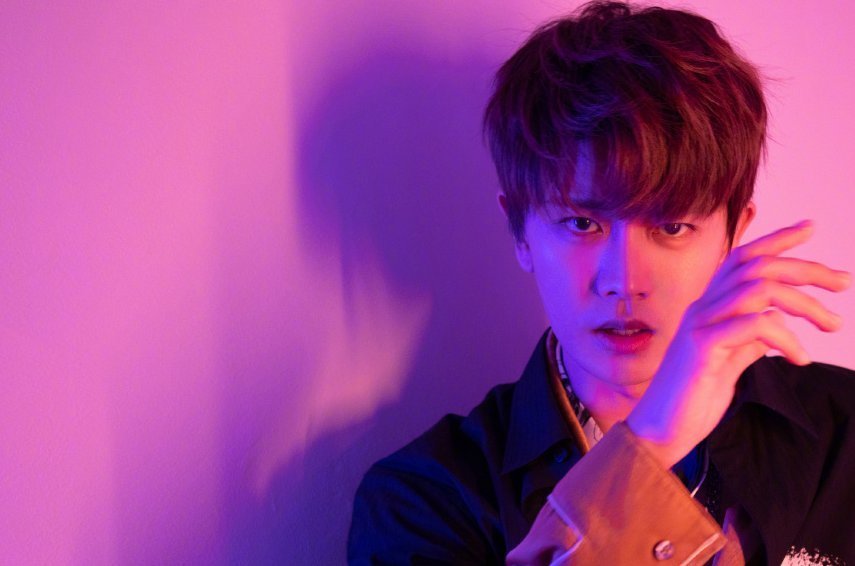 亲爱|任嘉伦上《亲爱的请放松》,打乒乓球翻车,对上张大大耿直过头了