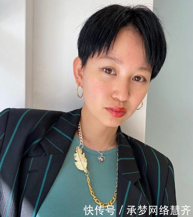 运动服|早秋穿什么?今年流行什么?运动服也能这么时髦你知道吗?