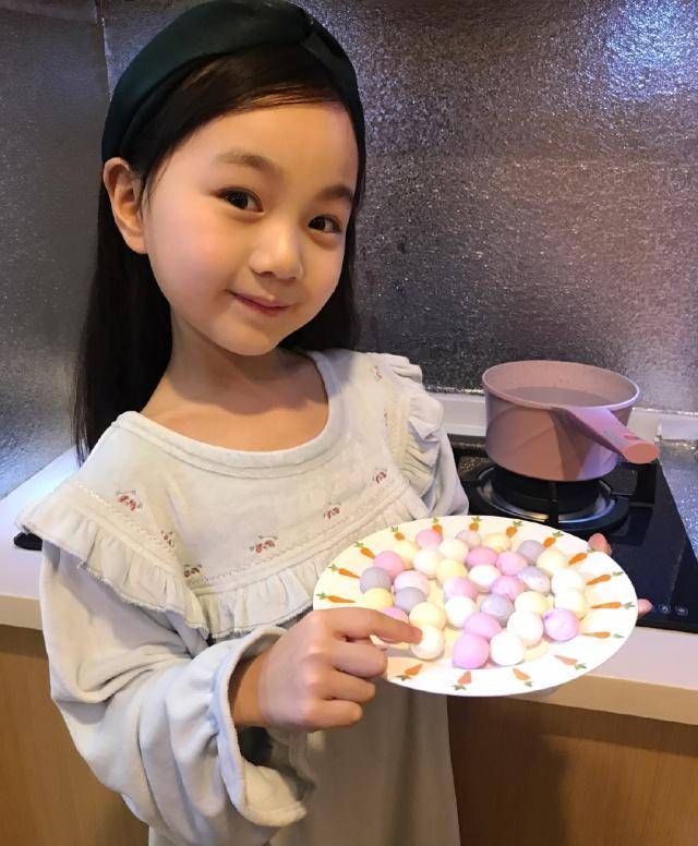 女孩|小山竹很少晒太阳7岁时,他会做美味的食物,长大后成为一个大女孩