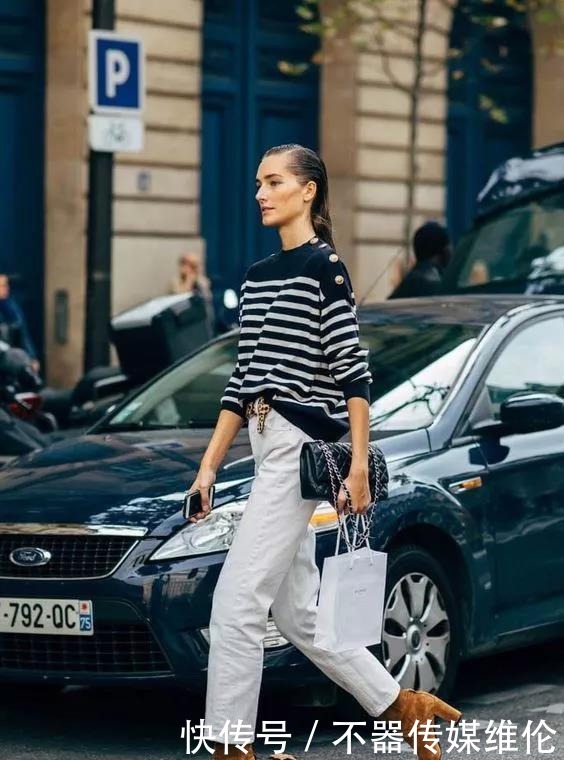 搭配|阔腿裤穿腻了就扔掉吧!今秋流行“水杯裤”,上衣百搭,减龄时髦