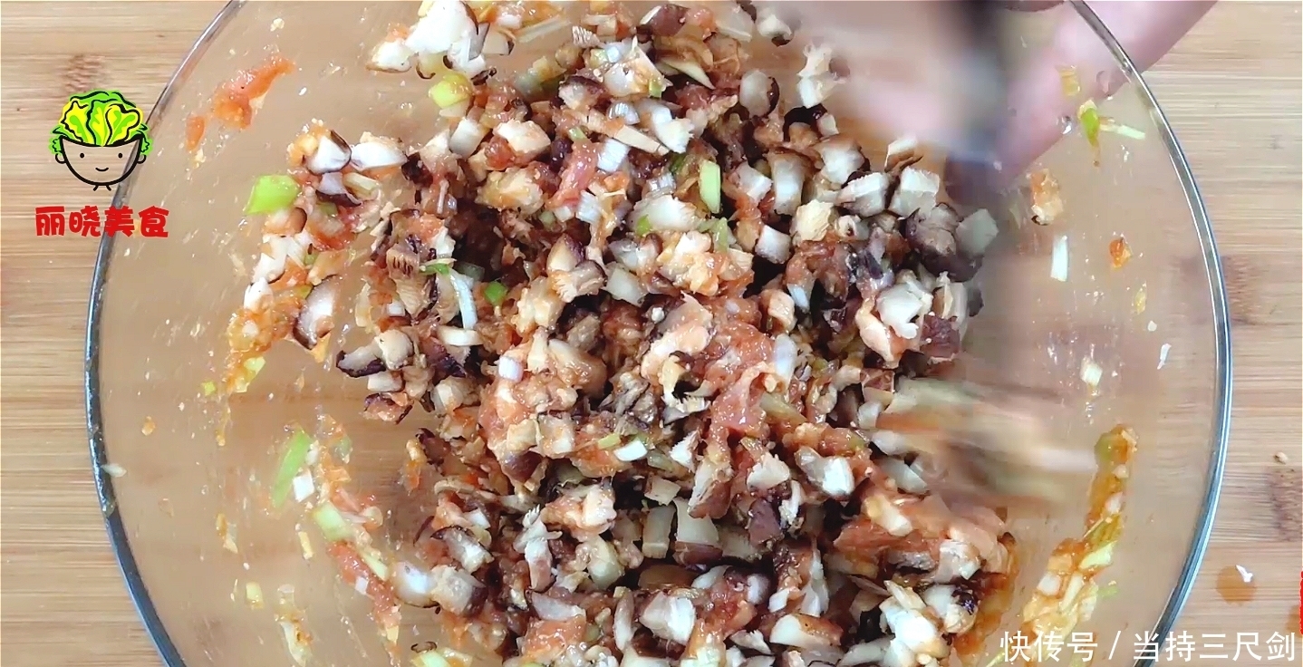 记住|蒸包子,记住不要直接上锅蒸,诀窍告诉你,出锅包子又白又软好吃