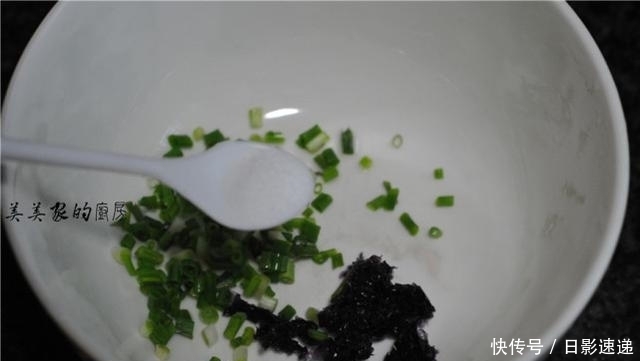 秋天|馄饨汤这么调,简单好味道,几种调料,开水一冲,比骨头汤还鲜!