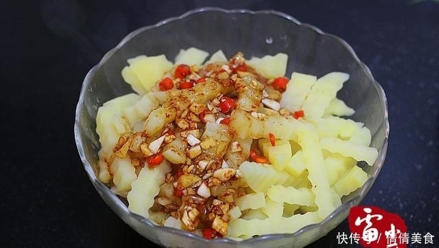  比肉|土豆最最最简单又好吃的做法，煮一煮，拌一拌，都说比肉还好吃