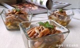 酸爽可口|我怎么能吃油浸蟹味菇拌烤茄子