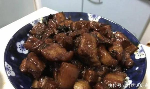 红烧肉|保姆来应聘开口就要8800,我妈让她做红烧肉,她却做成了这样