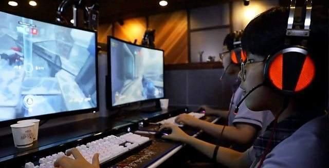  学霸|学霸变学渣，男子前途尽毁一生悲惨，该为此买单的仅是网游吗？