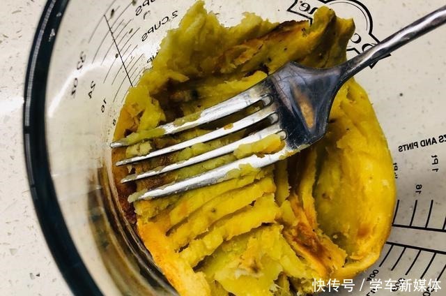 营养|用手抓饼就可以做的红薯芝士卷，用料简单营养好吃，早餐就吃它