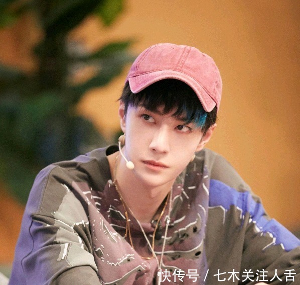 双翠绿色|王一博给队员送万元鞋,“美男计”成功撬走大婷,粉丝看完眼馋了