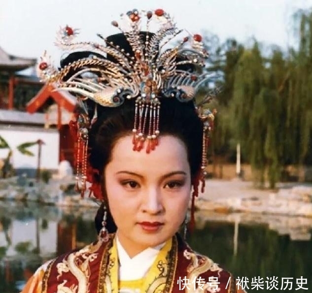 人用|监禁中被人用弓绞死，贾元春死时惨状，被作者用16字写尽