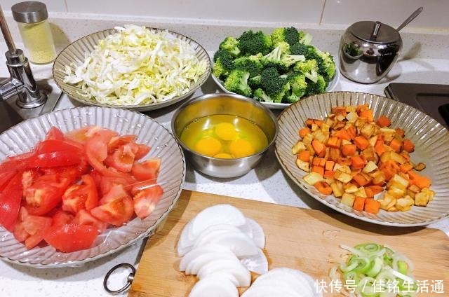 节食|晚餐做了四菜一汤，发朋友圈，大家都说难怪不节食也减肥