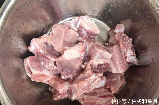 血水|反复提醒!排骨不要焯水,大厨这样做,没有腥味,也不会变老变柴