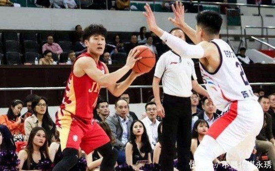  平台|新生代的后卫姜伟泽和徐杰谁更优秀？