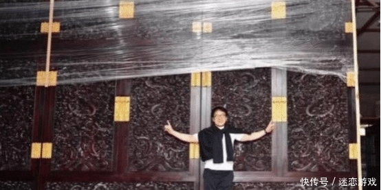  紫檀木博物|身价数十亿的成龙，到“唐僧”家做客看上一套衣柜，一问价格吓一跳