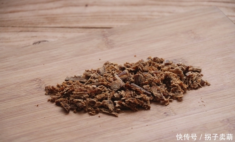 适合|适合秋天吃的一种食材，炒好囤起来，想吃舀一勺，常吃对头发好