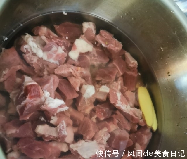  汤汁|西红柿烧牛腩，软烂入味，汤汁浓郁，太香了