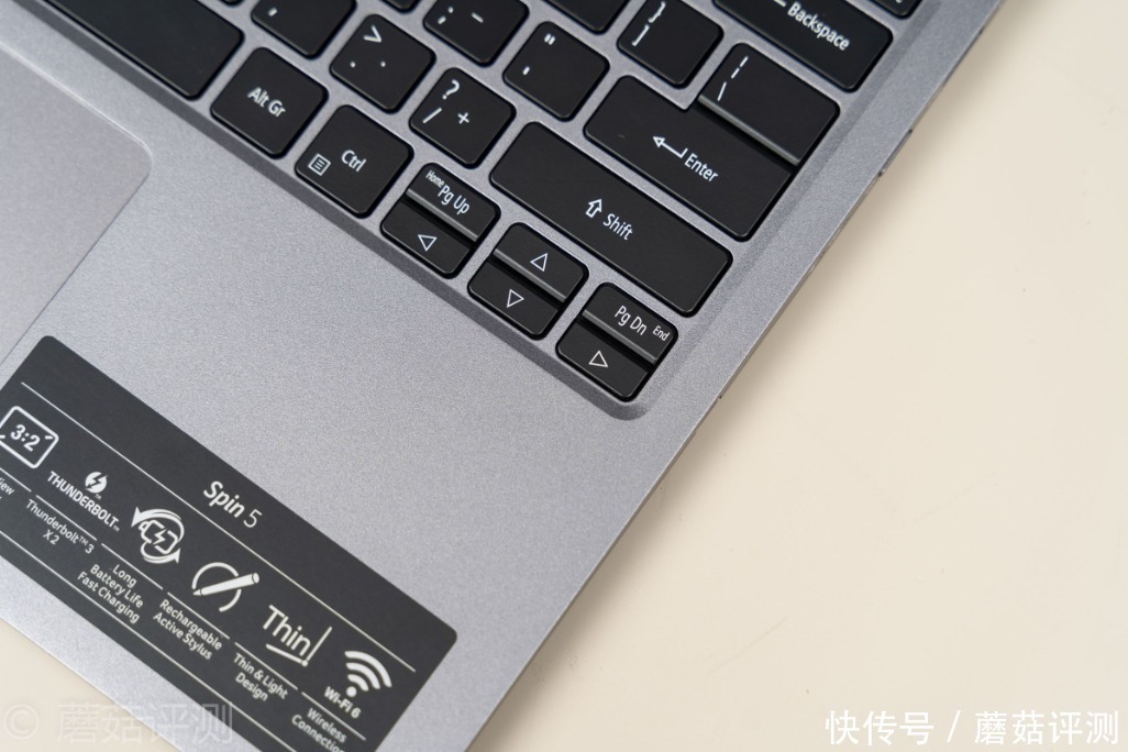 翻转|极致轻薄,自由翻转,细节出众、宏碁蜂鸟Spin 5百变2K轻薄本 评测