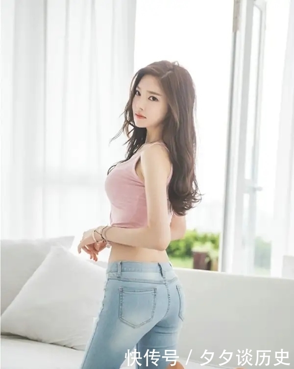 气质|牛仔裤的穿搭穿出优雅气质,青春活力