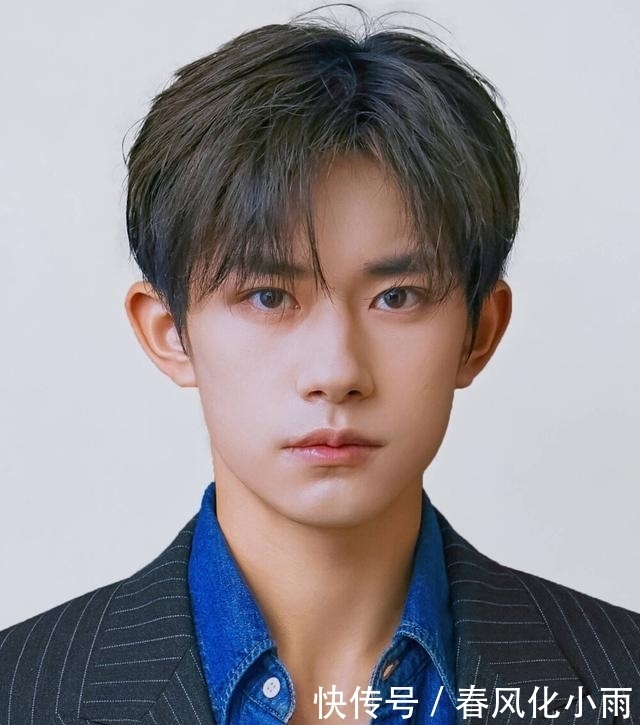 易烊千玺|王一博尴尬了?易烊千玺之后,任嘉伦后援会也宣布放弃金鹰奖打投