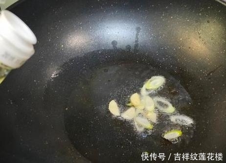 脆嫩|炒土豆丝，先放醋还是后放醋？教你正确做法，土豆脆嫩酸爽不粘锅