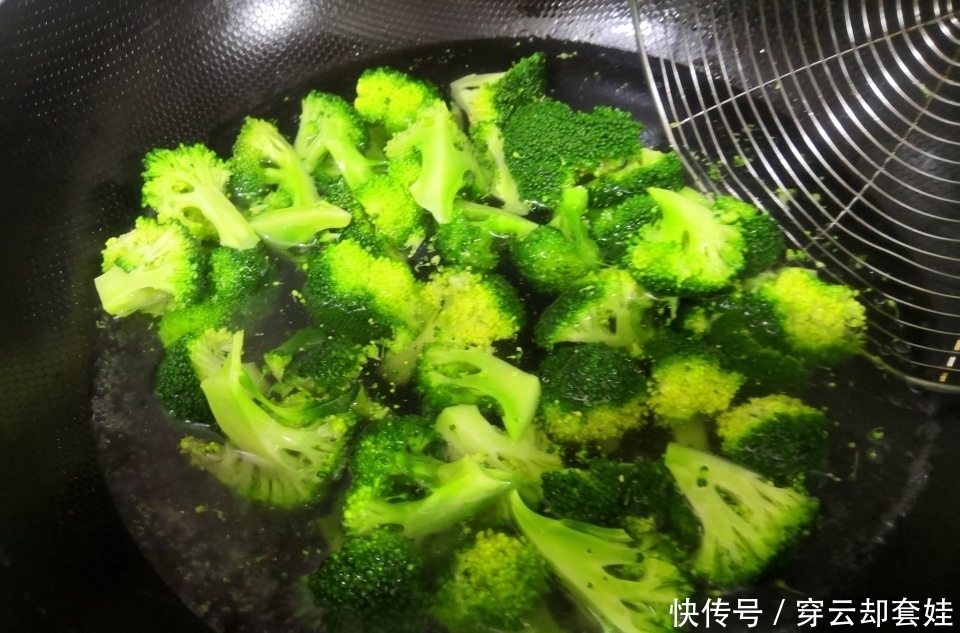 担心|嘴馋又担心长胖,不知道吃啥?快来试试此菜,低脂好吃不长肉