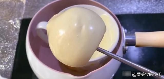 瞬间|最简单的网红甜品仙桃奶冻,抖音百万赞神仙甜品,敲开瞬间超治愈