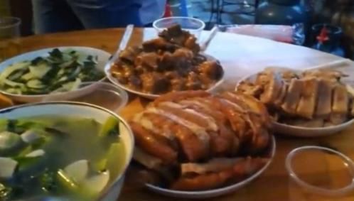 聚餐|聚餐时轮到农村同事,一半人都没来,看了朋友圈后,又都跑来了