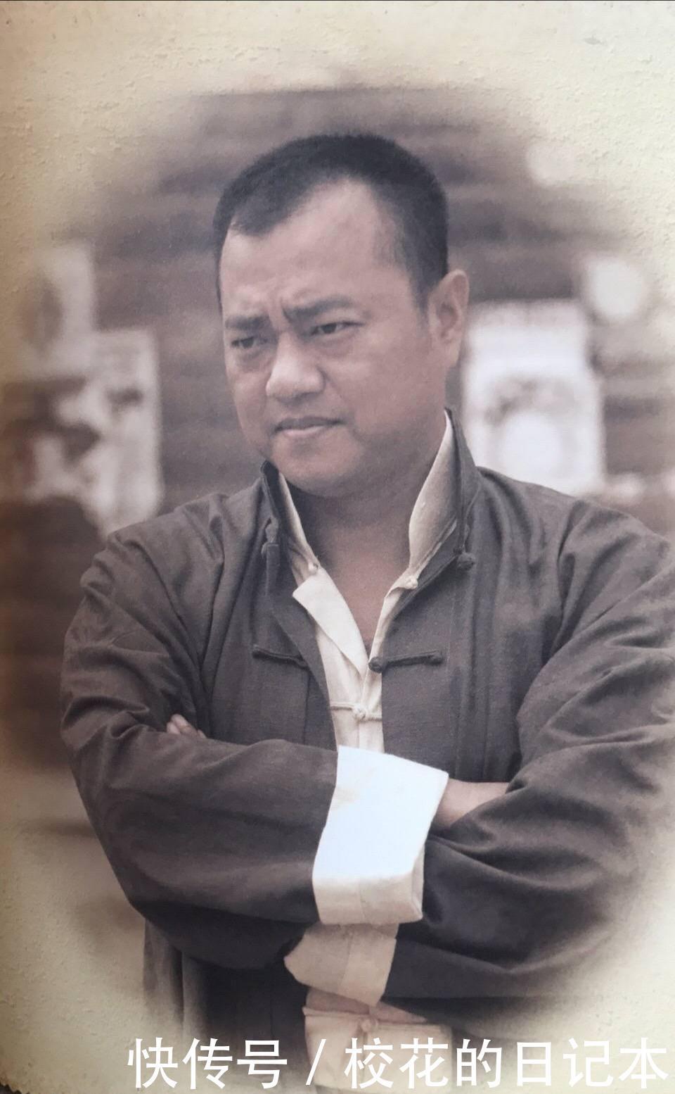  如今|他是《马大帅》里的阿豪，如今本山传媒的副总，跟赵钢曾是好兄弟