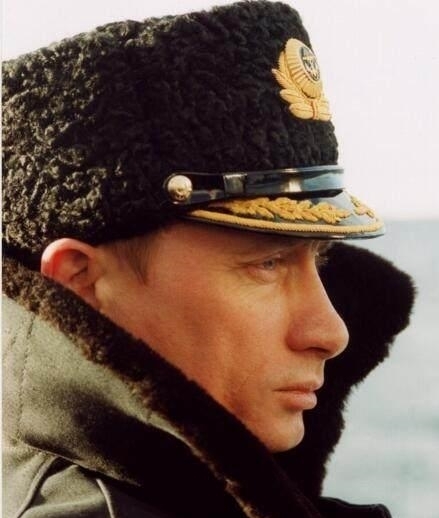  军装|各国领导人身着军装：英拉和老公罕见同框，普京最有魅力！