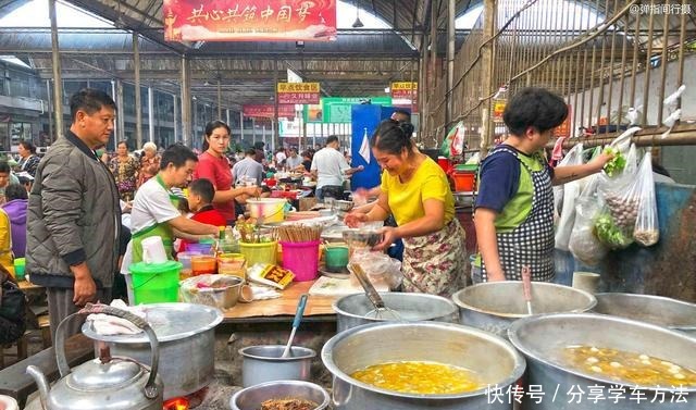 小山|云南最爱吃米线的城市,卖米线“堆成小山”,吃米线“一位难求”