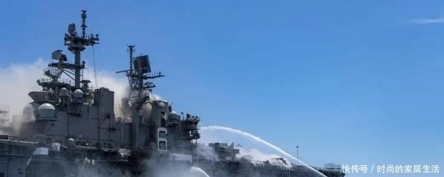  美国|三哥附体？美国两栖攻击舰突然爆炸着火！