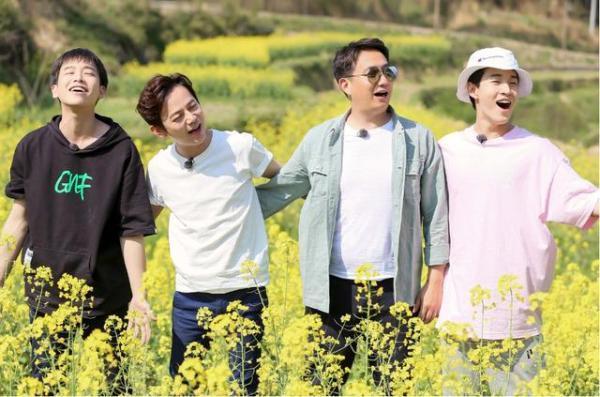  名嘴|《向往的生活》那么火带货却不如薇娅，名嘴何炅甘当网络主播陪衬