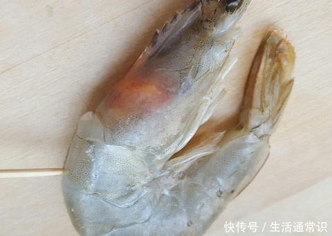 清甜|这是虾最简单的做法,用水煮2分钟就搞定,虾肉鲜嫩,味道清甜